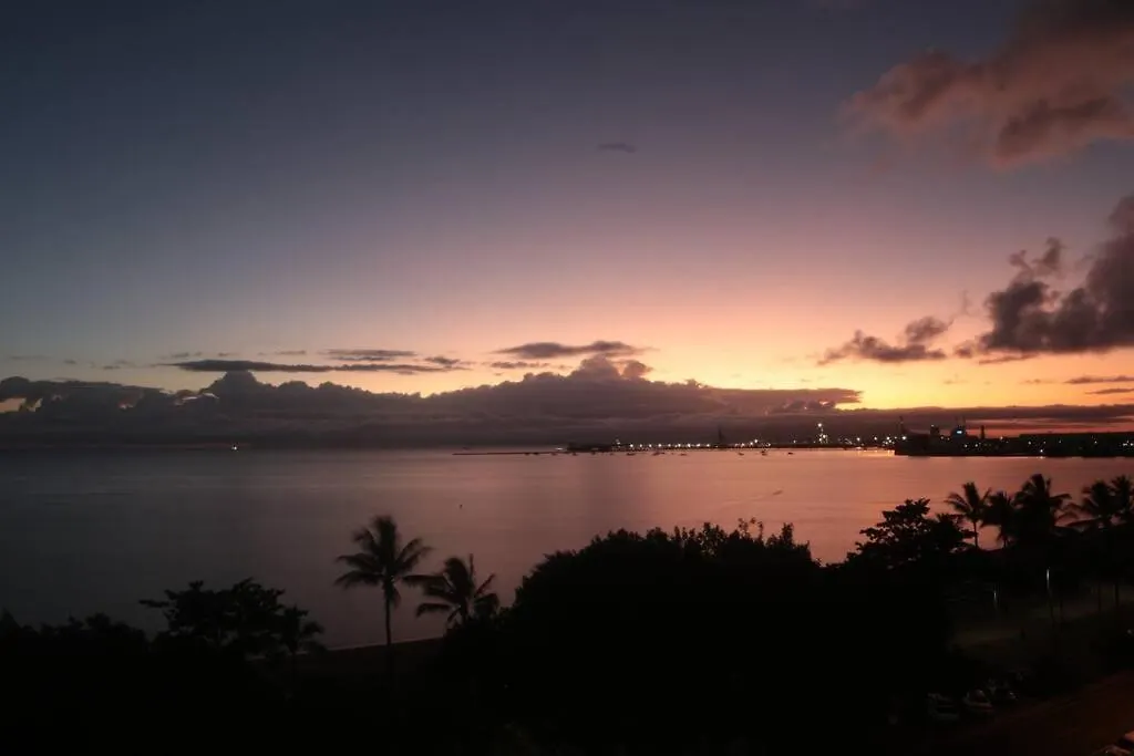 Beautiful Beachfront On The Strand At Aquarius Townsville Apartman